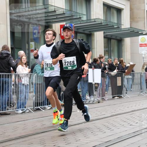 05.10.2025 - 20. swb-Marathon Bremen Strokosch-Dieckow http://msf.ph/oto/9296232 05.10.2025 12:58:20 Ziel 1058, 1258, 1392, 3705, 4867, 5815, 7269, 7405, 7668, 7764, 7816, 8275, 8520, 8593, 1058, 1258, 1392, 3705, 4867, 5815, 7269, 7405, 7668, 7764, 7816, 8275, 8520, 8593 meine-sportfotos.de