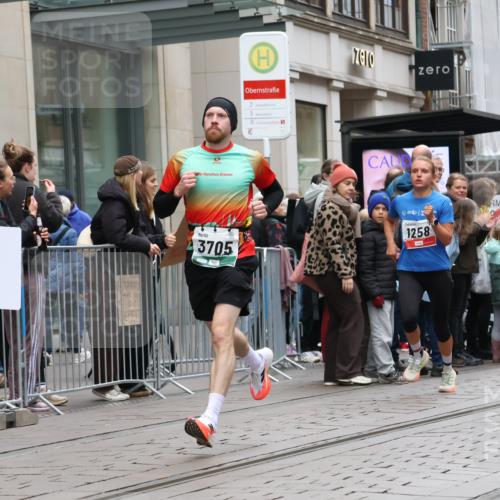 05.10.2025 - 20. swb-Marathon Bremen Strokosch-Dieckow http://msf.ph/oto/9296233 05.10.2025 12:58:23 Ziel 1058, 1258, 3580, 3705, 4867, 5495, 5815, 7405, 7668, 7764, 8275, 8520, 8593, 1058, 1258, 3580, 3705, 4867, 5495, 5815, 7405, 7668, 7764, 8275, 8520, 8593 meine-sportfotos.de