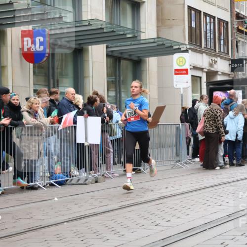 05.10.2025 - 20. swb-Marathon Bremen Strokosch-Dieckow http://msf.ph/oto/9296237 05.10.2025 12:58:24 Ziel 1058, 1258, 3580, 3705, 4867, 5470, 5495, 5815, 7668, 7764, 8275, 8520, 8593, 1058, 1258, 3580, 3705, 4867, 5470, 5495, 5815, 7668, 7764, 8275, 8520, 8593 meine-sportfotos.de
