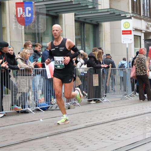 05.10.2025 - 20. swb-Marathon Bremen Strokosch-Dieckow http://msf.ph/oto/9296248 05.10.2025 12:58:35 Ziel 3435, 3580, 4664, 4867, 5470, 5495, 5815, 7668, 7764, 8053, 8275, 8520, 8593, 3435, 3580, 4664, 4867, 5470, 5495, 5815, 7668, 7764, 8053, 8275, 8520, 8593 meine-sportfotos.de