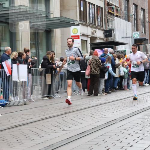 05.10.2025 - 20. swb-Marathon Bremen Strokosch-Dieckow http://msf.ph/oto/9296261 05.10.2025 12:58:45 Ziel 2130, 2385, 3219, 3391, 3435, 3580, 4158, 4664, 5470, 5495, 5908, 6224, 6423, 8053, 2130, 2385, 3219, 3391, 3435, 3580, 4158, 4664, 5470, 5495, 5908, 6224, 6423, 8053 meine-sportfotos.de