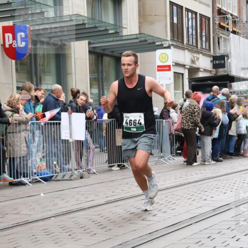 05.10.2025 - 20. swb-Marathon Bremen Strokosch-Dieckow http://msf.ph/oto/9296279 05.10.2025 12:58:54 Ziel 623, 945, 2130, 2385, 3219, 3391, 4158, 4664, 5908, 6224, 6423, 6912, 7834, 8053, 9095, 623, 945, 2130, 2385, 3219, 3391, 4158, 4664, 5908, 6224, 6423, 6912, 7834, 8053, 9095 meine-sportfotos.de