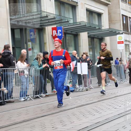 05.10.2025 - 20. swb-Marathon Bremen Strokosch-Dieckow http://msf.ph/oto/9296284 05.10.2025 12:58:59 Ziel 623, 945, 2130, 2385, 2967, 3219, 3391, 4158, 4369, 4631, 5908, 6224, 6423, 6912, 7834, 9095, 623, 945, 2130, 2385, 2967, 3219, 3391, 4158, 4369, 4631, 5908, 6224, 6423, 6912, 7834, 9095 meine-sportfotos.de