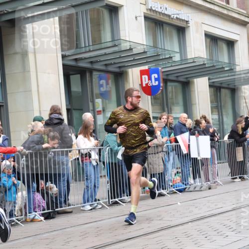 05.10.2025 - 20. swb-Marathon Bremen Strokosch-Dieckow http://msf.ph/oto/9296286 05.10.2025 12:59:00 Ziel 623, 945, 2130, 2385, 2967, 3219, 3391, 4158, 4369, 4631, 5908, 6224, 6423, 6912, 7834, 9095, 623, 945, 2130, 2385, 2967, 3219, 3391, 4158, 4369, 4631, 5908, 6224, 6423, 6912, 7834, 9095 meine-sportfotos.de