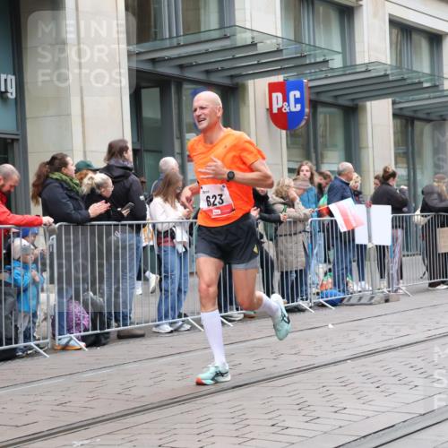 05.10.2025 - 20. swb-Marathon Bremen Strokosch-Dieckow http://msf.ph/oto/9296302 05.10.2025 12:59:07 Ziel 133, 623, 945, 2130, 2967, 3219, 3391, 4158, 4369, 4631, 5908, 6224, 6385, 6423, 6912, 7834, 9095, 133, 623, 945, 2130, 2967, 3219, 3391, 4158, 4369, 4631, 5908, 6224, 6385, 6423, 6912, 7834, 9095 meine-sportfotos.de