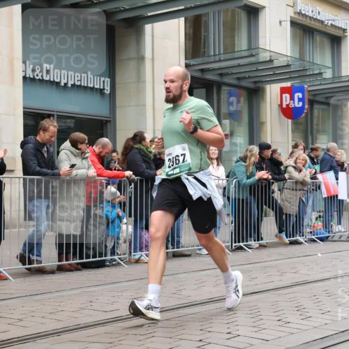 05.10.2025 - 20. swb-Marathon Bremen Strokosch-Dieckow http://msf.ph/oto/9296333 05.10.2025 12:59:20 Ziel 37, 133, 377, 1476, 2967, 4369, 4631, 6385, 37, 133, 377, 1476, 2967, 4369, 4631, 6385 meine-sportfotos.de