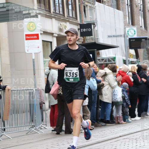 05.10.2025 - 20. swb-Marathon Bremen Strokosch-Dieckow http://msf.ph/oto/9296336 05.10.2025 12:59:22 Ziel 37, 133, 377, 1476, 2967, 4369, 5287, 5988, 6385, 37, 133, 377, 1476, 2967, 4369, 5287, 5988, 6385 meine-sportfotos.de