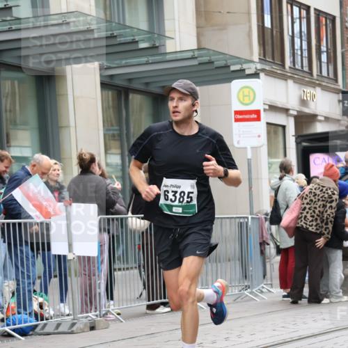 05.10.2025 - 20. swb-Marathon Bremen Strokosch-Dieckow http://msf.ph/oto/9296339 05.10.2025 12:59:23 Ziel 37, 133, 377, 1476, 2967, 4369, 5287, 5988, 6385, 37, 133, 377, 1476, 2967, 4369, 5287, 5988, 6385 meine-sportfotos.de