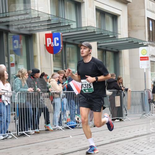 05.10.2025 - 20. swb-Marathon Bremen Strokosch-Dieckow http://msf.ph/oto/9296340 05.10.2025 12:59:23 Ziel 37, 133, 377, 1476, 2967, 4369, 5287, 5988, 6385, 37, 133, 377, 1476, 2967, 4369, 5287, 5988, 6385 meine-sportfotos.de