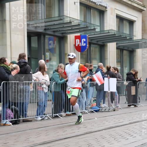05.10.2025 - 20. swb-Marathon Bremen Strokosch-Dieckow http://msf.ph/oto/9296345 05.10.2025 12:59:32 Ziel 37, 40, 377, 689, 1476, 2186, 5287, 5988, 8351, 37, 40, 377, 689, 1476, 2186, 5287, 5988, 8351 meine-sportfotos.de