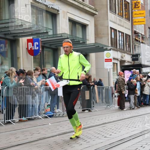 05.10.2025 - 20. swb-Marathon Bremen Strokosch-Dieckow http://msf.ph/oto/9296349 05.10.2025 12:59:35 Ziel 37, 40, 377, 689, 1476, 2186, 5287, 5988, 8351, 37, 40, 377, 689, 1476, 2186, 5287, 5988, 8351 meine-sportfotos.de
