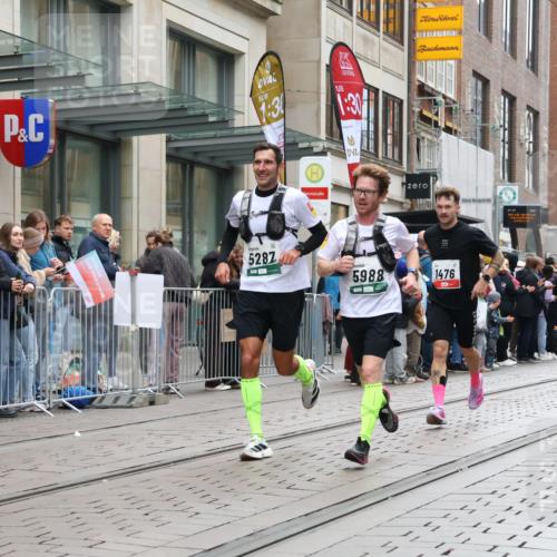 05.10.2025 - 20. swb-Marathon Bremen Strokosch-Dieckow http://msf.ph/oto/9296354 05.10.2025 12:59:37 Ziel 37, 40, 198, 377, 689, 1476, 2186, 4422, 5287, 5988, 6996, 8351, 37, 40, 198, 377, 689, 1476, 2186, 4422, 5287, 5988, 6996, 8351 meine-sportfotos.de
