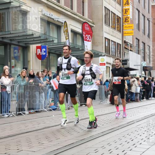 05.10.2025 - 20. swb-Marathon Bremen Strokosch-Dieckow http://msf.ph/oto/9296356 05.10.2025 12:59:37 Ziel 37, 40, 198, 377, 689, 1476, 2186, 4422, 5287, 5988, 6996, 8351, 37, 40, 198, 377, 689, 1476, 2186, 4422, 5287, 5988, 6996, 8351 meine-sportfotos.de