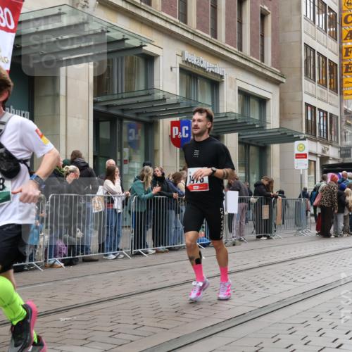 05.10.2025 - 20. swb-Marathon Bremen Strokosch-Dieckow http://msf.ph/oto/9296360 05.10.2025 12:59:39 Ziel 37, 40, 198, 377, 689, 1476, 2186, 4422, 5287, 5988, 6996, 8030, 8351, 37, 40, 198, 377, 689, 1476, 2186, 4422, 5287, 5988, 6996, 8030, 8351 meine-sportfotos.de