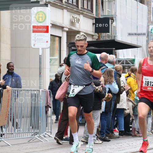 05.10.2025 - 20. swb-Marathon Bremen Strokosch-Dieckow http://msf.ph/oto/9296383 05.10.2025 12:59:55 Ziel 198, 241, 689, 826, 1615, 1812, 2064, 2118, 2169, 2186, 4422, 6633, 6996, 7498, 8030, 198, 241, 689, 826, 1615, 1812, 2064, 2118, 2169, 2186, 4422, 6633, 6996, 7498, 8030 meine-sportfotos.de