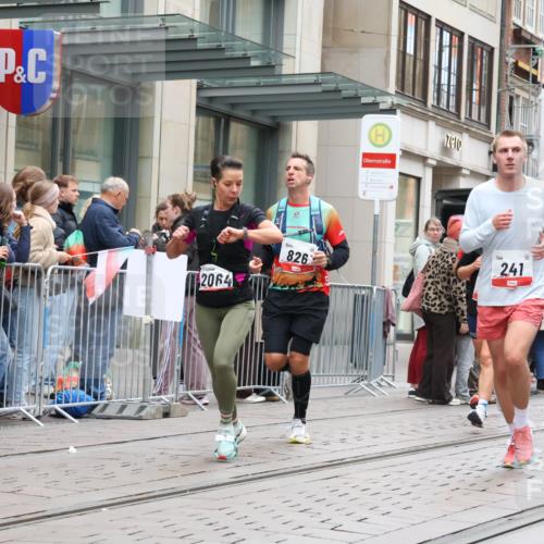 05.10.2025 - 20. swb-Marathon Bremen Strokosch-Dieckow http://msf.ph/oto/9296395 05.10.2025 13:00:00 Ziel 46, 198, 241, 826, 1615, 1812, 2064, 2118, 2169, 4422, 6633, 6996, 7498, 7949, 8030, 46, 198, 241, 826, 1615, 1812, 2064, 2118, 2169, 4422, 6633, 6996, 7498, 7949, 8030 meine-sportfotos.de