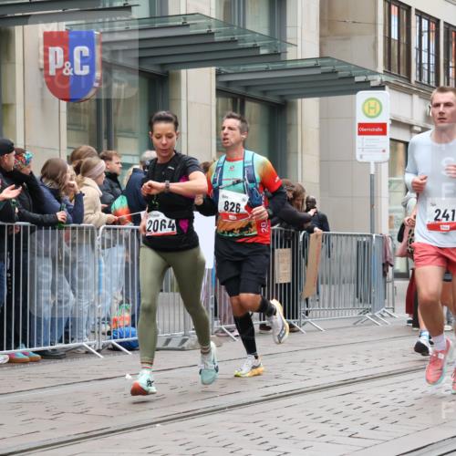 05.10.2025 - 20. swb-Marathon Bremen Strokosch-Dieckow http://msf.ph/oto/9296396 05.10.2025 13:00:01 Ziel 46, 198, 241, 826, 1612, 1615, 1812, 2064, 2118, 2169, 4422, 6633, 6996, 7498, 7949, 8030, 46, 198, 241, 826, 1612, 1615, 1812, 2064, 2118, 2169, 4422, 6633, 6996, 7498, 7949, 8030 meine-sportfotos.de
