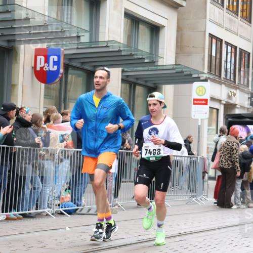 05.10.2025 - 20. swb-Marathon Bremen Strokosch-Dieckow http://msf.ph/oto/9296403 05.10.2025 13:00:04 Ziel 46, 241, 826, 1612, 1615, 1812, 2064, 2118, 2169, 6633, 7498, 7949, 8030, 46, 241, 826, 1612, 1615, 1812, 2064, 2118, 2169, 6633, 7498, 7949, 8030 meine-sportfotos.de