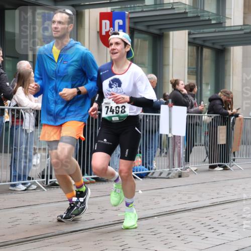 05.10.2025 - 20. swb-Marathon Bremen Strokosch-Dieckow http://msf.ph/oto/9296405 05.10.2025 13:00:05 Ziel 46, 241, 826, 1612, 1615, 1812, 2064, 2118, 2169, 6633, 7498, 7949, 46, 241, 826, 1612, 1615, 1812, 2064, 2118, 2169, 6633, 7498, 7949 meine-sportfotos.de