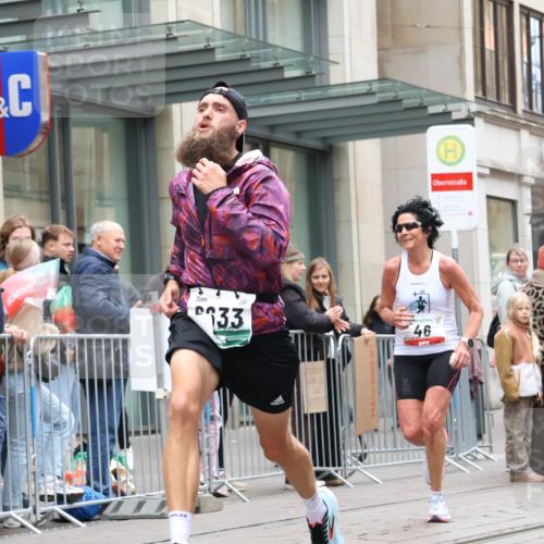 05.10.2025 - 20. swb-Marathon Bremen Strokosch-Dieckow http://msf.ph/oto/9296408 05.10.2025 13:00:13 Ziel 46, 965, 1612, 1615, 2118, 3251, 3982, 5014, 6633, 7099, 7373, 7949, 46, 965, 1612, 1615, 2118, 3251, 3982, 5014, 6633, 7099, 7373, 7949 meine-sportfotos.de