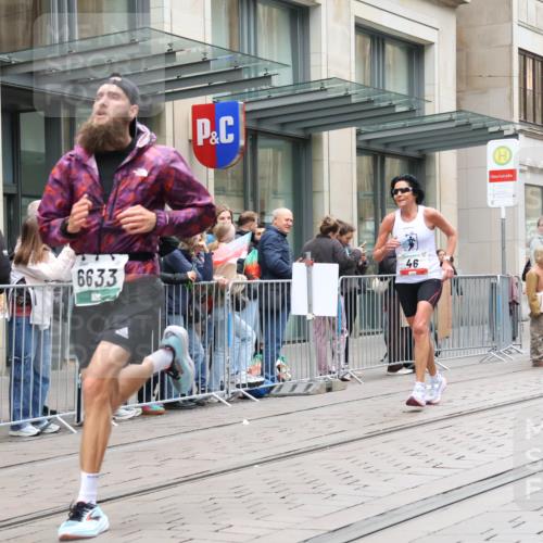 05.10.2025 - 20. swb-Marathon Bremen Strokosch-Dieckow http://msf.ph/oto/9296410 05.10.2025 13:00:14 Ziel 46, 965, 1612, 2118, 3251, 3982, 5014, 6633, 7099, 7373, 7949, 46, 965, 1612, 2118, 3251, 3982, 5014, 6633, 7099, 7373, 7949 meine-sportfotos.de
