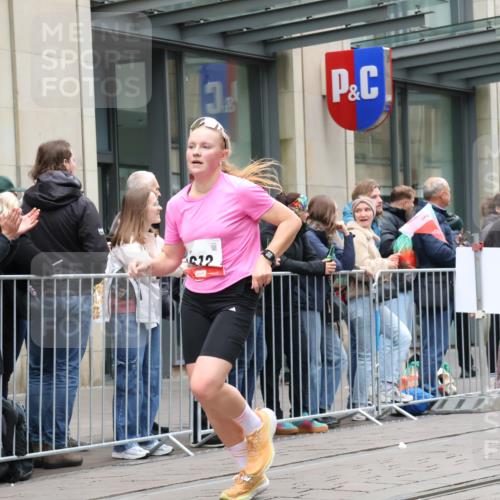 05.10.2025 - 20. swb-Marathon Bremen Strokosch-Dieckow http://msf.ph/oto/9296420 05.10.2025 13:00:22 Ziel 46, 965, 1612, 3251, 3982, 5014, 7099, 7373, 7949, 9130, 46, 965, 1612, 3251, 3982, 5014, 7099, 7373, 7949, 9130 meine-sportfotos.de