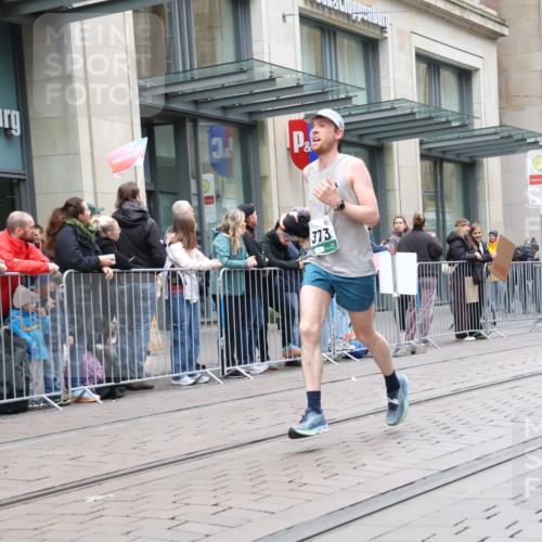 05.10.2025 - 20. swb-Marathon Bremen Strokosch-Dieckow http://msf.ph/oto/9296441 05.10.2025 13:00:32 Ziel 965, 1093, 1645, 3251, 3982, 5014, 7099, 7373, 9130, 965, 1093, 1645, 3251, 3982, 5014, 7099, 7373, 9130 meine-sportfotos.de