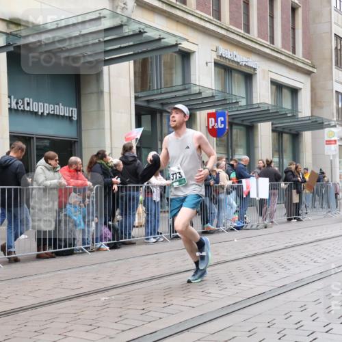 05.10.2025 - 20. swb-Marathon Bremen Strokosch-Dieckow http://msf.ph/oto/9296442 05.10.2025 13:00:32 Ziel 965, 1093, 1645, 3251, 3982, 5014, 7099, 7373, 9130, 965, 1093, 1645, 3251, 3982, 5014, 7099, 7373, 9130 meine-sportfotos.de