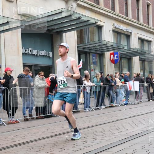05.10.2025 - 20. swb-Marathon Bremen Strokosch-Dieckow http://msf.ph/oto/9296443 05.10.2025 13:00:33 Ziel 965, 1093, 1645, 3251, 3982, 4358, 5014, 7373, 9130, 965, 1093, 1645, 3251, 3982, 4358, 5014, 7373, 9130 meine-sportfotos.de