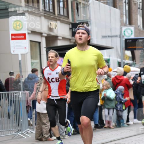 05.10.2025 - 20. swb-Marathon Bremen Strokosch-Dieckow http://msf.ph/oto/9296457 05.10.2025 13:00:50 Ziel 588, 628, 1093, 1215, 1626, 2666, 2719, 3150, 3342, 3807, 4358, 6150, 7525, 8382, 8747, 8828, 588, 628, 1093, 1215, 1626, 2666, 2719, 3150, 3342, 3807, 4358, 6150, 7525, 8382, 8747, 8828 meine-sportfotos.de