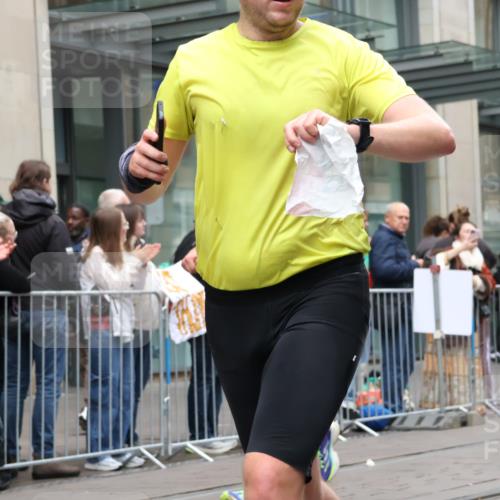 05.10.2025 - 20. swb-Marathon Bremen Strokosch-Dieckow http://msf.ph/oto/9296464 05.10.2025 13:00:52 Ziel 588, 628, 1093, 1215, 1626, 2666, 2719, 3150, 3342, 3807, 4358, 5132, 6150, 7525, 8382, 8747, 8828, 588, 628, 1093, 1215, 1626, 2666, 2719, 3150, 3342, 3807, 4358, 5132, 6150, 7525, 8382, 8747, 8828 meine-sportfotos.de