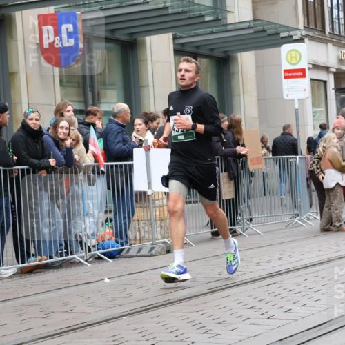 05.10.2025 - 20. swb-Marathon Bremen Strokosch-Dieckow http://msf.ph/oto/9296465 05.10.2025 13:00:53 Ziel 588, 628, 1093, 1215, 1626, 2666, 2719, 3150, 3342, 3807, 4358, 5132, 6150, 7525, 8382, 8747, 8828, 588, 628, 1093, 1215, 1626, 2666, 2719, 3150, 3342, 3807, 4358, 5132, 6150, 7525, 8382, 8747, 8828 meine-sportfotos.de