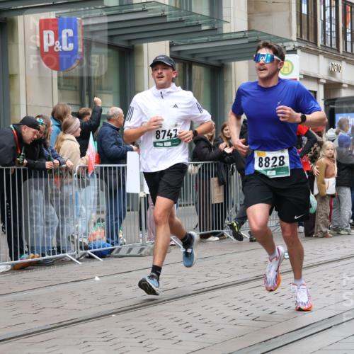 05.10.2025 - 20. swb-Marathon Bremen Strokosch-Dieckow http://msf.ph/oto/9296477 05.10.2025 13:00:59 Ziel 588, 628, 1215, 1626, 2666, 2719, 3150, 3342, 3807, 5132, 6150, 7525, 8382, 8747, 8828, 588, 628, 1215, 1626, 2666, 2719, 3150, 3342, 3807, 5132, 6150, 7525, 8382, 8747, 8828 meine-sportfotos.de