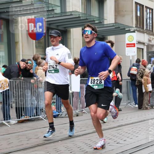 05.10.2025 - 20. swb-Marathon Bremen Strokosch-Dieckow http://msf.ph/oto/9296478 05.10.2025 13:01:00 Ziel 588, 628, 1215, 1626, 2545, 2666, 2719, 3150, 3342, 3807, 5132, 6150, 7525, 8382, 8747, 8828, 588, 628, 1215, 1626, 2545, 2666, 2719, 3150, 3342, 3807, 5132, 6150, 7525, 8382, 8747, 8828 meine-sportfotos.de