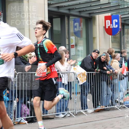 05.10.2025 - 20. swb-Marathon Bremen Strokosch-Dieckow http://msf.ph/oto/9296482 05.10.2025 13:01:01 Ziel 588, 1626, 2545, 2666, 2719, 3150, 3342, 3807, 5132, 6150, 7525, 8747, 8828, 588, 1626, 2545, 2666, 2719, 3150, 3342, 3807, 5132, 6150, 7525, 8747, 8828 meine-sportfotos.de