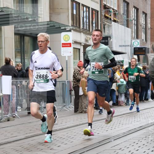 05.10.2025 - 20. swb-Marathon Bremen Strokosch-Dieckow http://msf.ph/oto/9296490 05.10.2025 13:01:04 Ziel 1626, 2545, 2666, 2719, 3150, 3342, 3807, 5132, 6150, 7525, 8747, 1626, 2545, 2666, 2719, 3150, 3342, 3807, 5132, 6150, 7525, 8747 meine-sportfotos.de