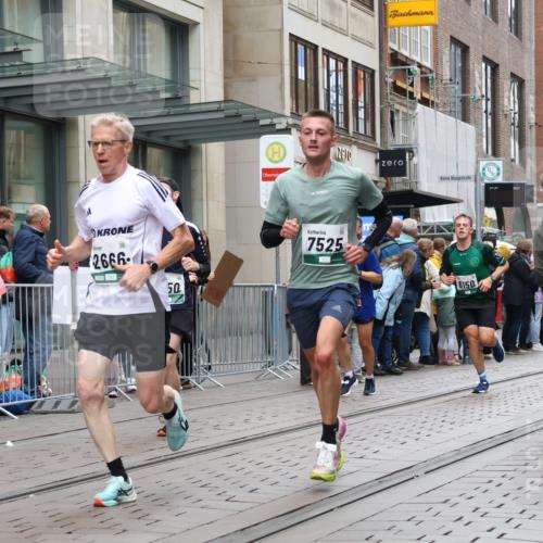 05.10.2025 - 20. swb-Marathon Bremen Strokosch-Dieckow http://msf.ph/oto/9296491 05.10.2025 13:01:04 Ziel 1626, 2545, 2666, 2719, 3150, 3342, 3807, 5132, 6150, 7525, 8747, 1626, 2545, 2666, 2719, 3150, 3342, 3807, 5132, 6150, 7525, 8747 meine-sportfotos.de