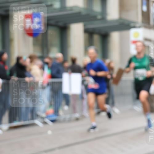 05.10.2025 - 20. swb-Marathon Bremen Strokosch-Dieckow http://msf.ph/oto/9296496 05.10.2025 13:01:05 Ziel 1042, 1626, 2284, 2545, 2666, 2719, 3150, 3342, 3807, 5132, 6150, 7525, 8747, 1042, 1626, 2284, 2545, 2666, 2719, 3150, 3342, 3807, 5132, 6150, 7525, 8747 meine-sportfotos.de