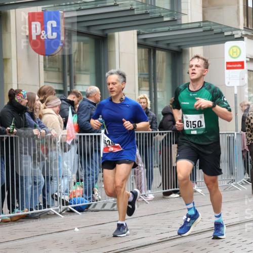 05.10.2025 - 20. swb-Marathon Bremen Strokosch-Dieckow http://msf.ph/oto/9296497 05.10.2025 13:01:06 Ziel 1042, 1626, 2284, 2545, 2666, 2719, 3150, 3342, 3807, 5132, 6150, 7525, 1042, 1626, 2284, 2545, 2666, 2719, 3150, 3342, 3807, 5132, 6150, 7525 meine-sportfotos.de