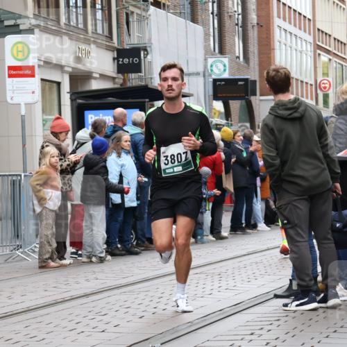05.10.2025 - 20. swb-Marathon Bremen Strokosch-Dieckow http://msf.ph/oto/9296501 05.10.2025 13:01:08 Ziel 1042, 1626, 2284, 2545, 2666, 3150, 3807, 4571, 5132, 6150, 8169, 1042, 1626, 2284, 2545, 2666, 3150, 3807, 4571, 5132, 6150, 8169 meine-sportfotos.de