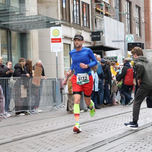 05.10.2025 - 20. swb-Marathon Bremen Strokosch-Dieckow http://msf.ph/oto/9296507 05.10.2025 13:01:10 Ziel 1042, 1626, 2284, 2545, 3807, 4571, 5132, 6150, 8169, 1042, 1626, 2284, 2545, 3807, 4571, 5132, 6150, 8169 meine-sportfotos.de