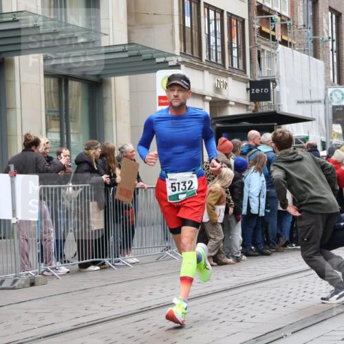 05.10.2025 - 20. swb-Marathon Bremen Strokosch-Dieckow http://msf.ph/oto/9296508 05.10.2025 13:01:10 Ziel 1042, 1626, 2284, 2545, 3807, 4571, 5132, 6150, 8169, 1042, 1626, 2284, 2545, 3807, 4571, 5132, 6150, 8169 meine-sportfotos.de