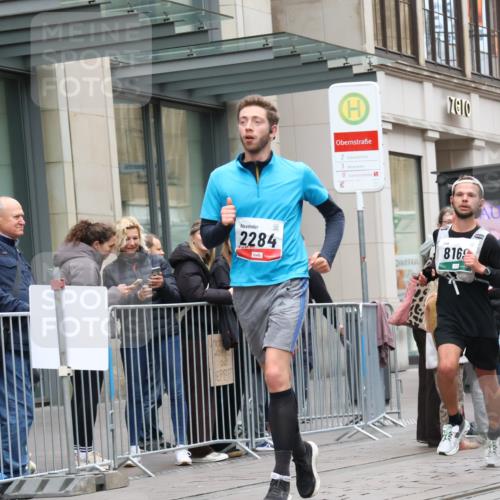 05.10.2025 - 20. swb-Marathon Bremen Strokosch-Dieckow http://msf.ph/oto/9296527 05.10.2025 13:01:25 Ziel 1042, 1992, 2062, 2284, 2545, 3218, 4571, 6302, 7440, 8169, 1042, 1992, 2062, 2284, 2545, 3218, 4571, 6302, 7440, 8169 meine-sportfotos.de