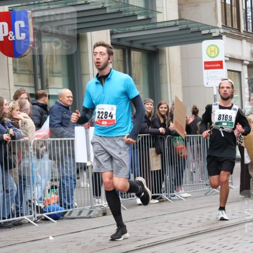 05.10.2025 - 20. swb-Marathon Bremen Strokosch-Dieckow http://msf.ph/oto/9296529 05.10.2025 13:01:25 Ziel 1042, 1992, 2062, 2284, 2545, 3218, 4571, 6302, 7440, 8169, 1042, 1992, 2062, 2284, 2545, 3218, 4571, 6302, 7440, 8169 meine-sportfotos.de