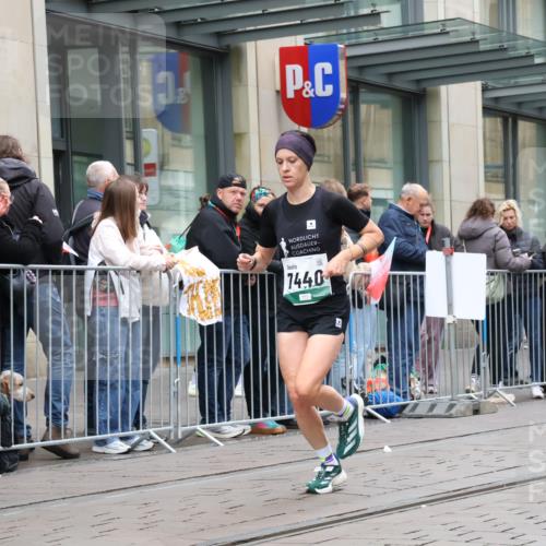 05.10.2025 - 20. swb-Marathon Bremen Strokosch-Dieckow http://msf.ph/oto/9296541 05.10.2025 13:01:33 Ziel 1745, 1992, 2062, 3218, 6302, 7440, 8169, 1745, 1992, 2062, 3218, 6302, 7440, 8169 meine-sportfotos.de