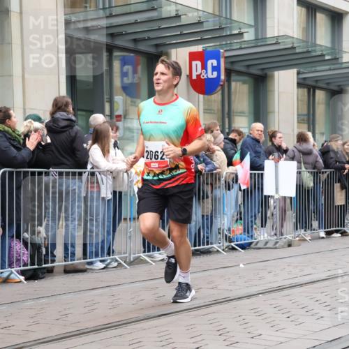 05.10.2025 - 20. swb-Marathon Bremen Strokosch-Dieckow http://msf.ph/oto/9296553 05.10.2025 13:01:42 Ziel 1745, 1992, 2062, 3218, 4988, 1745, 1992, 2062, 3218, 4988 meine-sportfotos.de