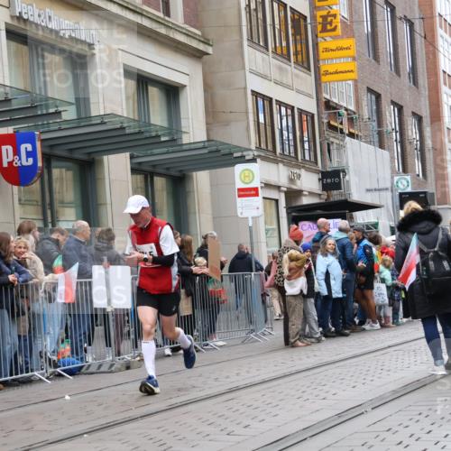 05.10.2025 - 20. swb-Marathon Bremen Strokosch-Dieckow http://msf.ph/oto/9296555 05.10.2025 13:01:44 Ziel 1745, 2062, 4988, 1745, 2062, 4988 meine-sportfotos.de