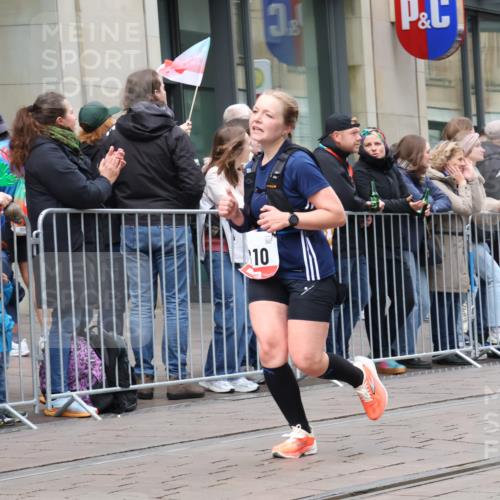 05.10.2025 - 20. swb-Marathon Bremen Strokosch-Dieckow http://msf.ph/oto/9296569 05.10.2025 13:02:18 Ziel 539, 662, 1810, 3054, 3327, 4274, 6849, 7028, 7170, 539, 662, 1810, 3054, 3327, 4274, 6849, 7028, 7170 meine-sportfotos.de