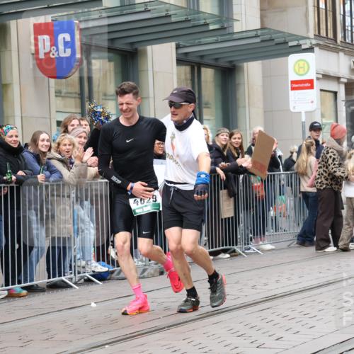05.10.2025 - 20. swb-Marathon Bremen Strokosch-Dieckow http://msf.ph/oto/9296577 05.10.2025 13:02:28 Ziel 288, 539, 2585, 3054, 3197, 3381, 4274, 7028, 7170, 288, 539, 2585, 3054, 3197, 3381, 4274, 7028, 7170 meine-sportfotos.de