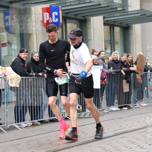 05.10.2025 - 20. swb-Marathon Bremen Strokosch-Dieckow http://msf.ph/oto/9296579 05.10.2025 13:02:29 Ziel 288, 539, 2585, 3054, 3197, 3381, 4274, 7028, 7170, 288, 539, 2585, 3054, 3197, 3381, 4274, 7028, 7170 meine-sportfotos.de